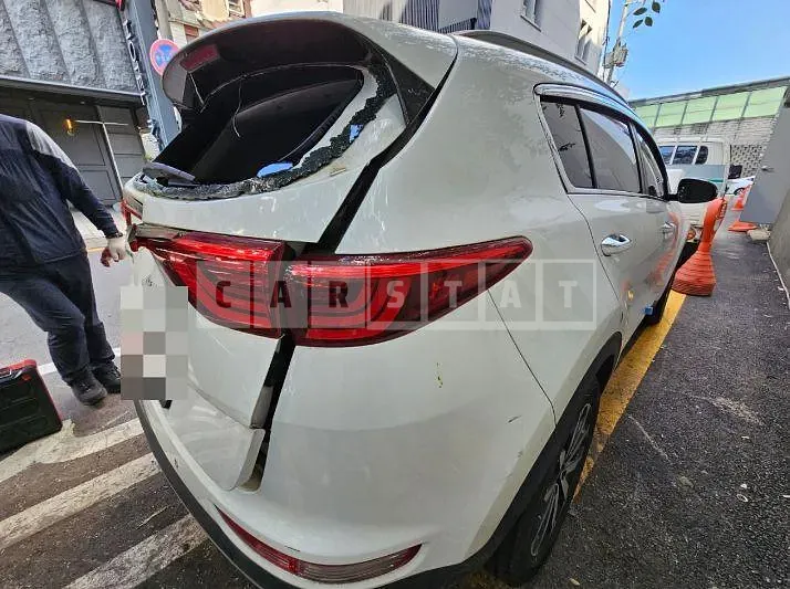 Photo 2 of 6: 2017 Kia Sportage 2.0, VIN KNAP781ABJK403684 — Korean insurance auction