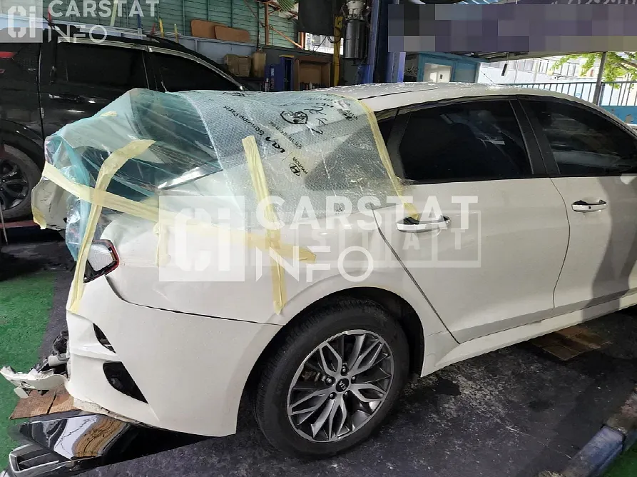 Photo 2 of 8: 2021 Kia K5, VIN KNAG3412BMA112699 — Korean insurance auction