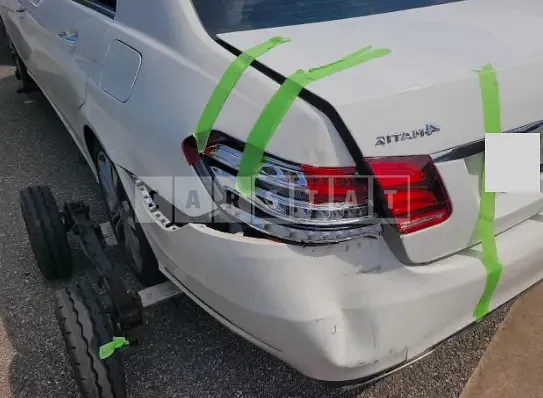 Photo 2 of 3: 2016 Mercedes-Benz E300 4Matic, VIN WDDHF8BB3GB204083 — Korean insurance auction