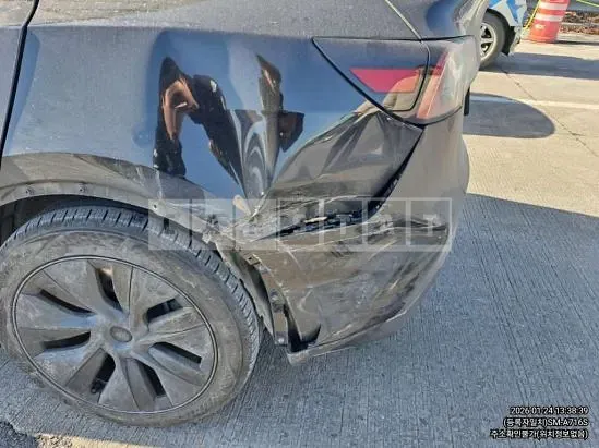 Photo 2 of 22: 2024 Tesla Model Y RWD, VIN LRWYGCFS7RC563760 — Korean insurance auction