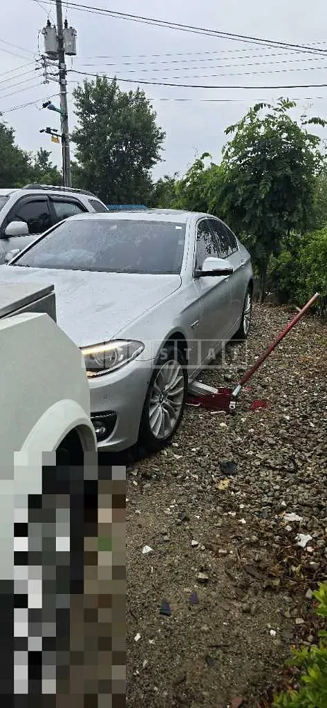 Photo 2 of 16: 2016 BMW 528i — Korean insurance auction