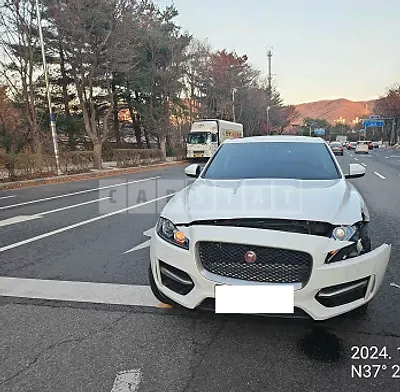 Photo 1 of 3: 2017 Jaguar F-Pace 20d — Korean insurance auction