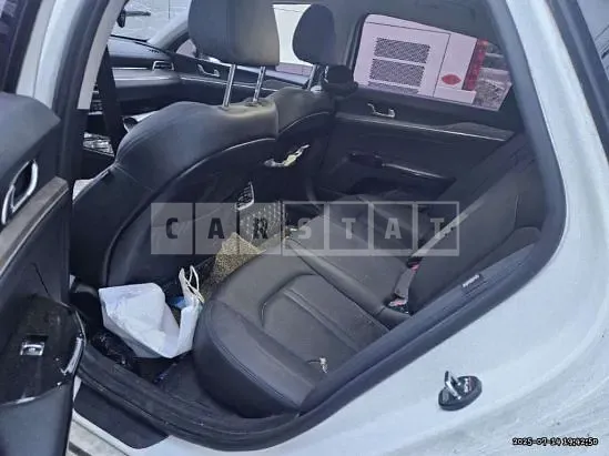 Photo 2 of 9: 2020 Kia K5 — Korean insurance auction