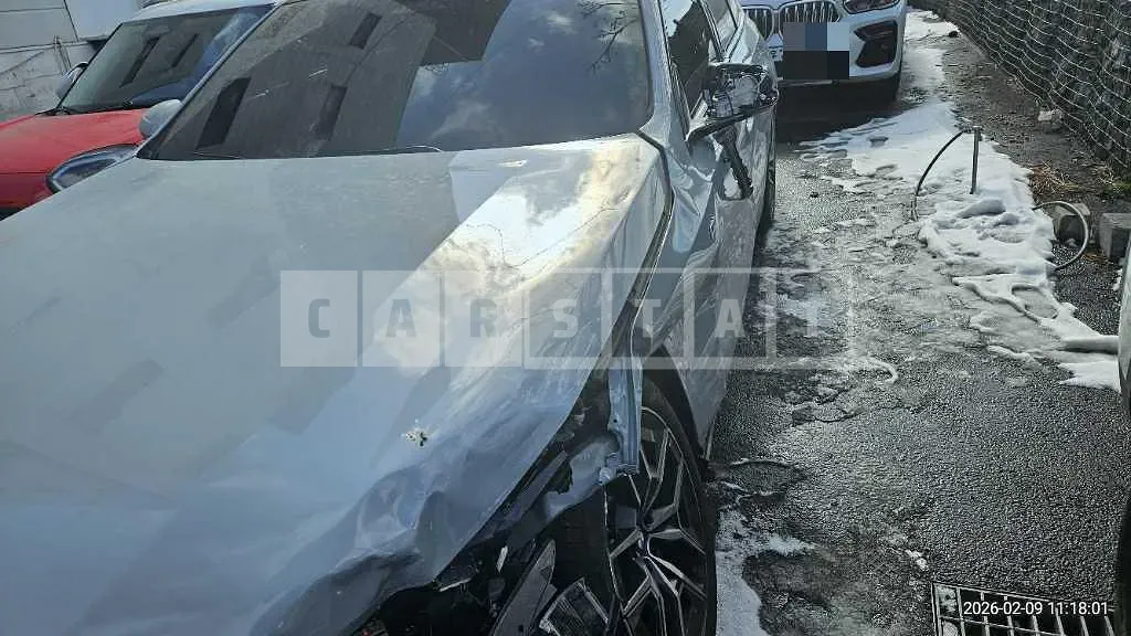 Photo 2 of 15: 2025 BMW 523d — Korean insurance auction