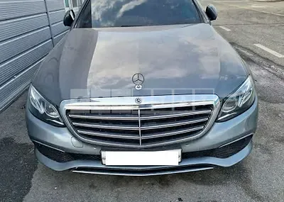 Photo 1 of 45: 2020 Mercedes-Benz E220 d 4Matic, VIN W1KZF0FB4LA832928 — Korean insurance auction