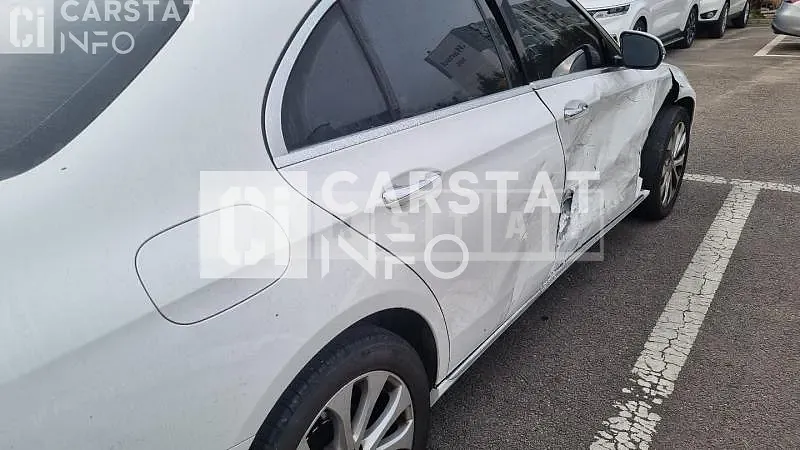 Photo 2 of 23: 2017 Mercedes-Benz E220d 4Matic, VIN WDDZF0FB7HA288710 — Korean insurance auction