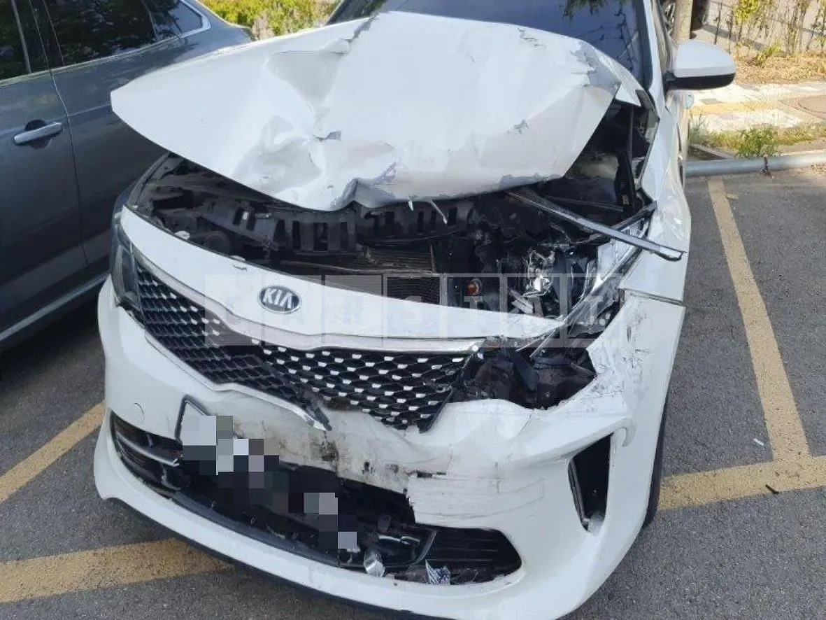 Photo 2 of 30: 2016 Kia K5 2.0 LPG — Korean insurance auction
