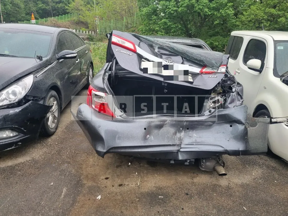 Photo 2 of 16: 2014 Toyota Camry — Korean insurance auction