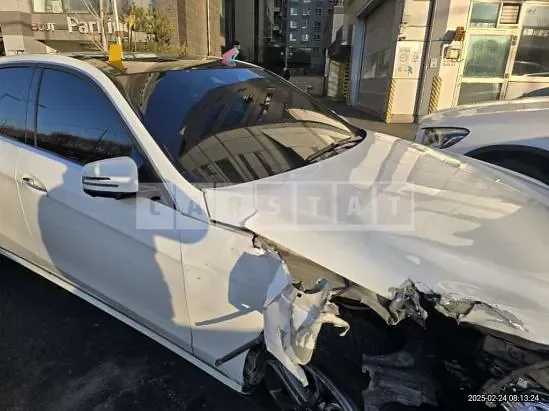 Photo 2 of 12: 2016 Mercedes-Benz E250 BlueTec 4Matic — Korean insurance auction