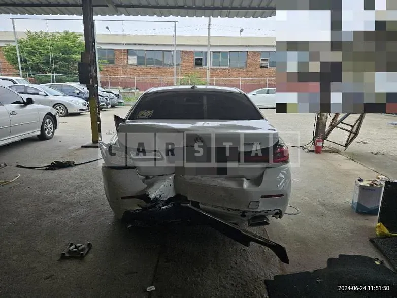 Photo 2 of 23: 2022 BMW 520i — Korean insurance auction