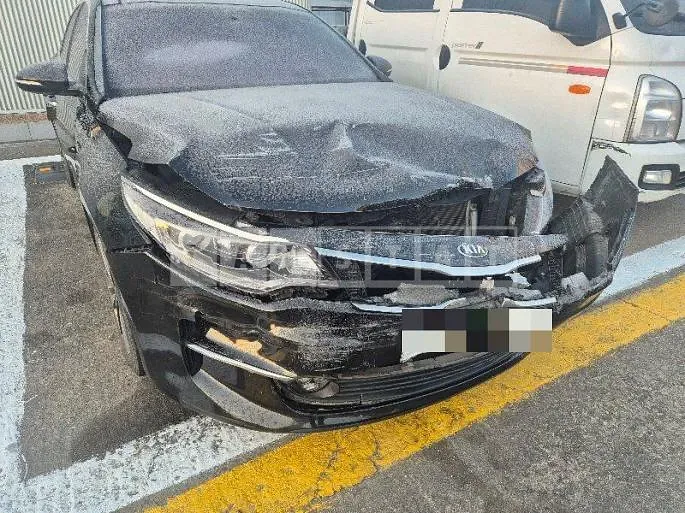 Photo 2 of 6: 2016 Kia K5 2.0 — Korean insurance auction
