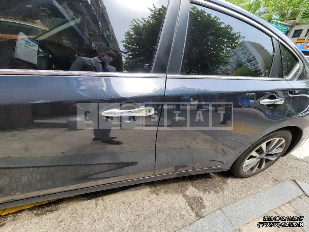 Photo 2 of 17: 2017 Nissan Altima 2.5, VIN 1N4AL3AP2HC215100 — Korean insurance auction