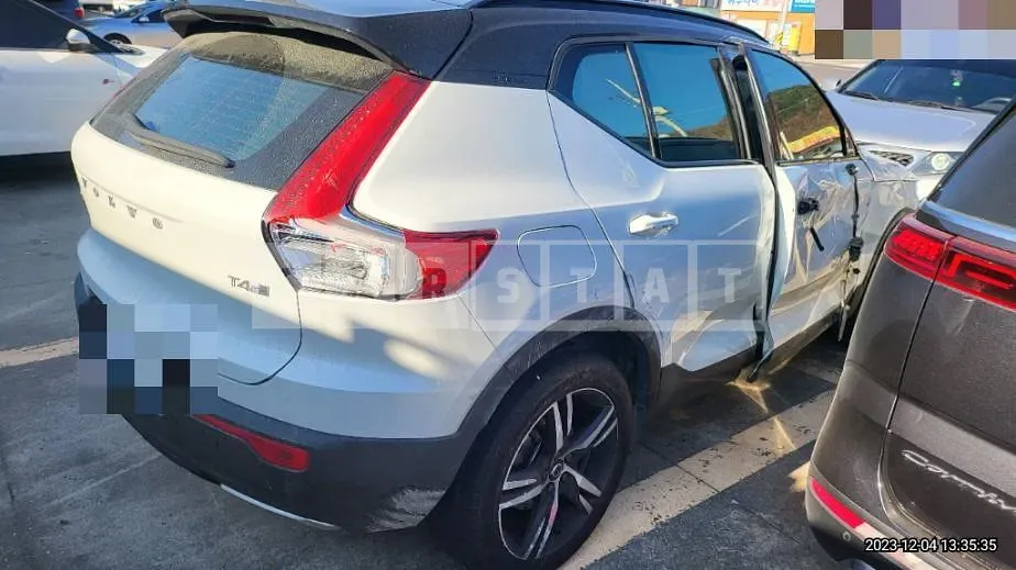 Photo 2 of 6: 2019 Volvo XC40T4 AWD, VIN YV1XZACACL2177076 — Korean insurance auction