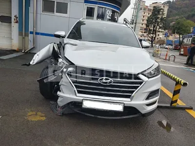 Photo 1 of 18: 2020 Hyundai Tucson, VIN KMHJ3812GLU180650 — Korean insurance auction