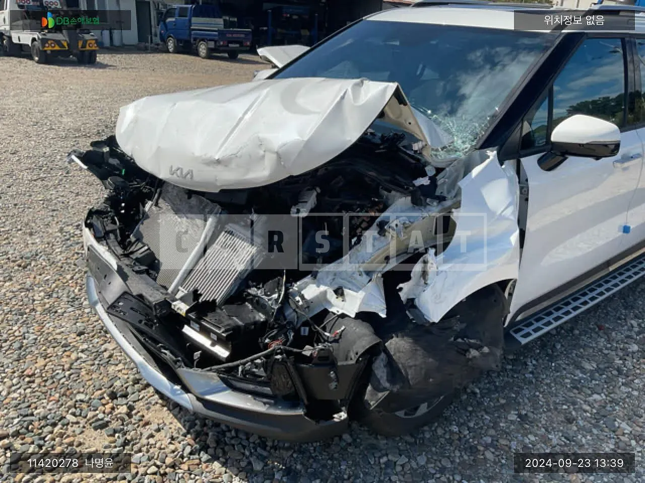 Photo 2 of 11: 2022 Kia Carnival, VIN KNANE81BBPS203634 — Korean insurance auction