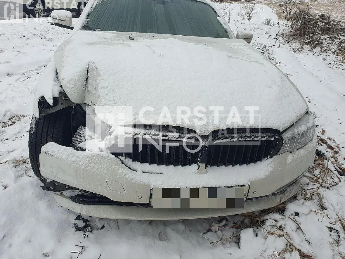 Photo 2 of 5: 2020 BMW 520d xDrive Luxury Line Plus — Korean insurance auction