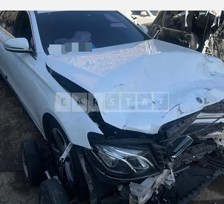 Photo 2 of 15: 2018 Mercedes-Benz E300 — Korean insurance auction