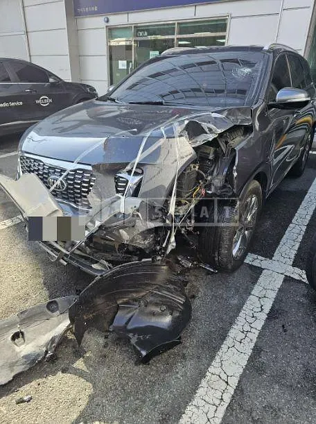 Photo 2 of 10: 2018 Kia Sorento 4WD — Korean insurance auction