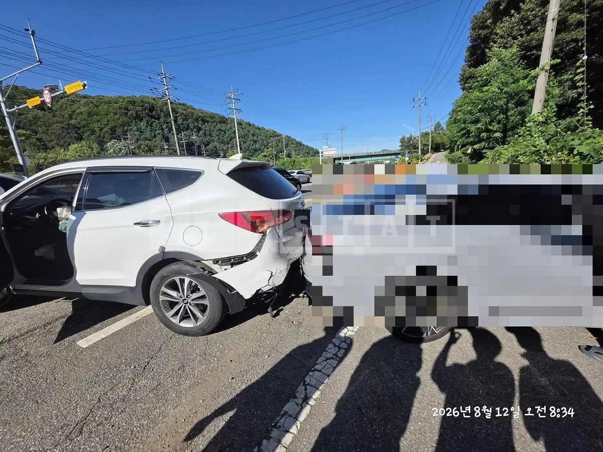 Photo 2 of 7: 2015 Hyundai Santa Fe 2.0 — Korean insurance auction