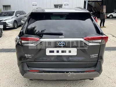 Photo 1 of 10: 2019 Toyota Lave 4 Hybrid AWD — Korean insurance auction