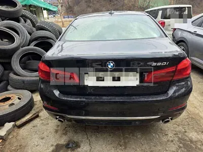 Photo 1 of 18: 2018 BMW 520i — Korean insurance auction