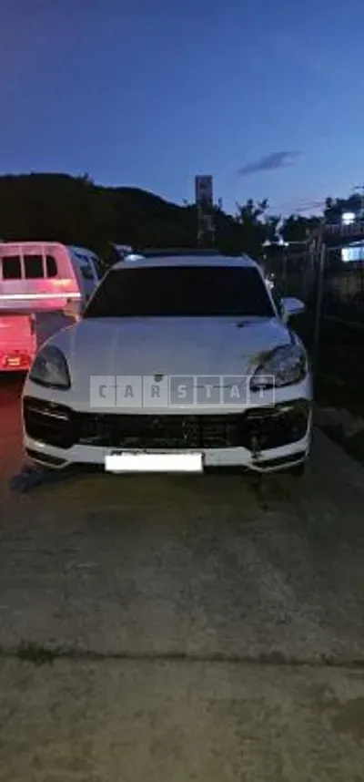 Photo 1 of 17: 2020 Porsche Cayenne Turbo — Korean insurance auction