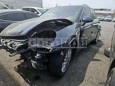 Photo 1 of 30: 2015 Porsche Cayenne Diesel — Korean insurance auction