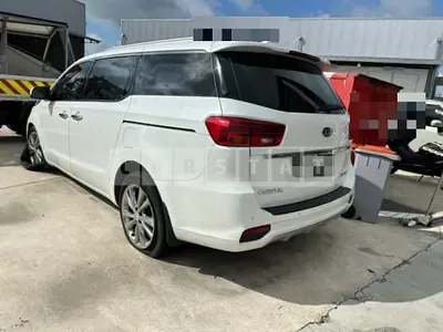 Photo 1 of 4: 2019 Kia Carnivals — Korean insurance auction