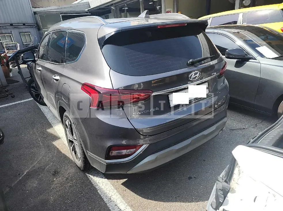 Photo 2 of 13: 2019 Hyundai Santa Fe — Korean insurance auction