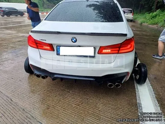 Photo 2 of 13: 2017 BMW 530i — Korean insurance auction