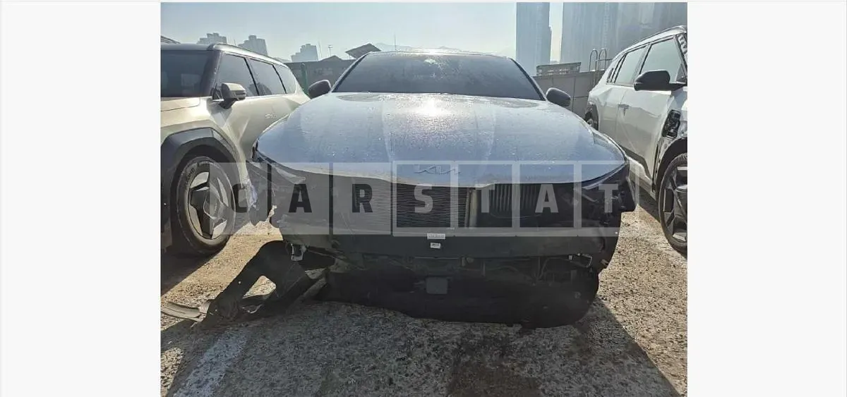 Photo 2 of 21: 2023 Kia K5 — Korean insurance auction