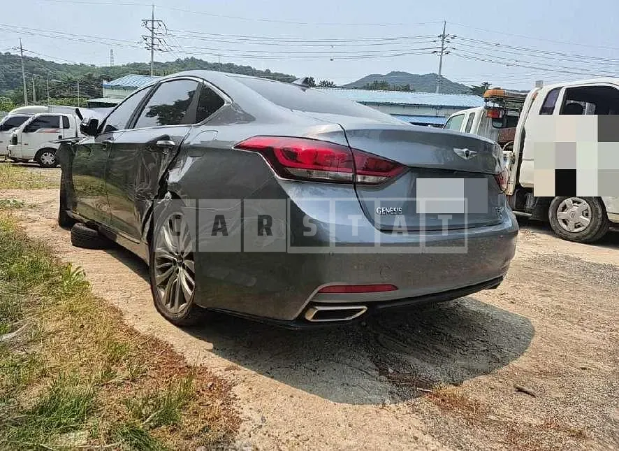 Photo 2 of 15: 2015 Genesis Dh — Korean insurance auction