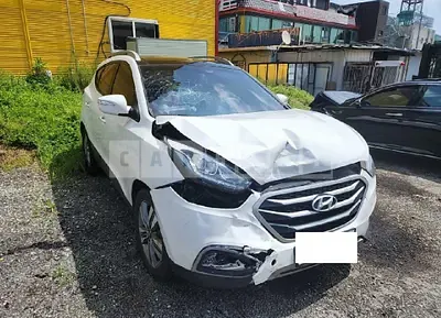 Photo 1 of 12: 2015 Hyundai Tucson, VIN KMHJT81VBFU031603 — Korean insurance auction