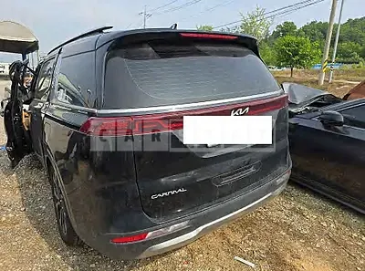 Photo 1 of 28: 2023 Kia Carnival — Korean insurance auction