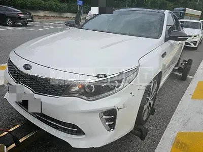 Photo 1 of 13: 2015 Kia K5, VIN KNAGW411BGA024568 — Korean insurance auction