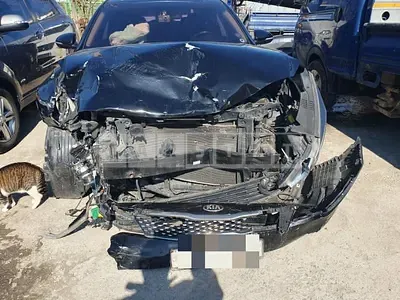 Photo 1 of 2: 2016 Kia K5 2.0 — Korean insurance auction