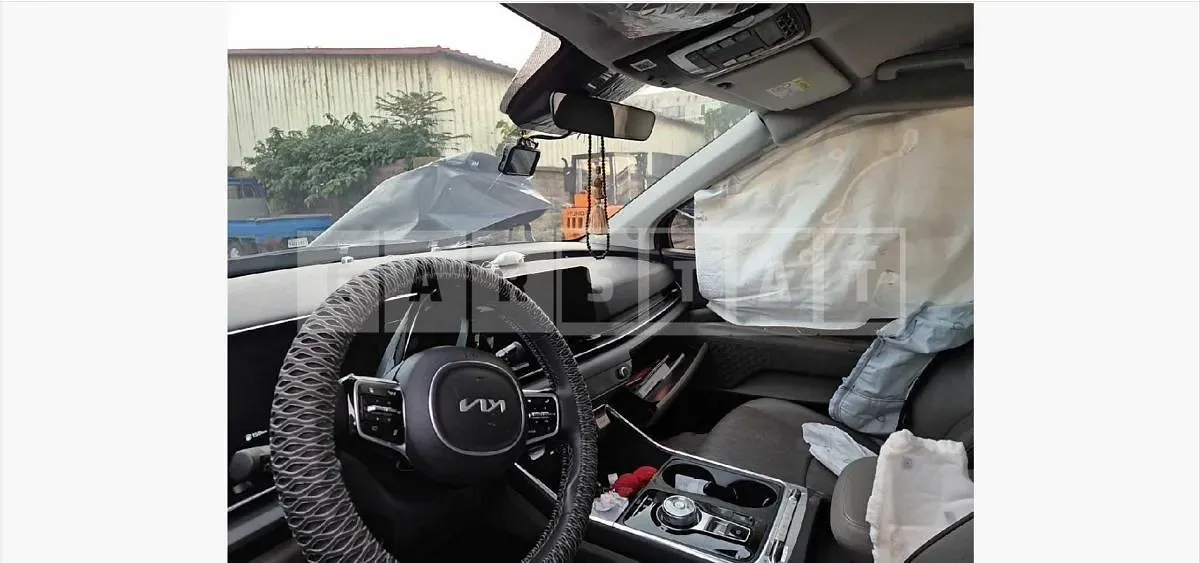 Photo 2 of 30: 2024 Kia Carnival Hybrid — Korean insurance auction