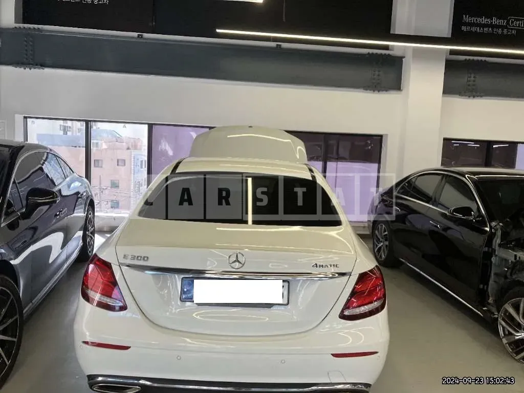 Photo 2 of 28: 2019 Mercedes-Benz E 300 — Korean insurance auction