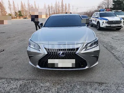 Photo 1 of 6: 2022 Lexus ES300h, VIN JTHBA1C15N2009481 — Korean insurance auction
