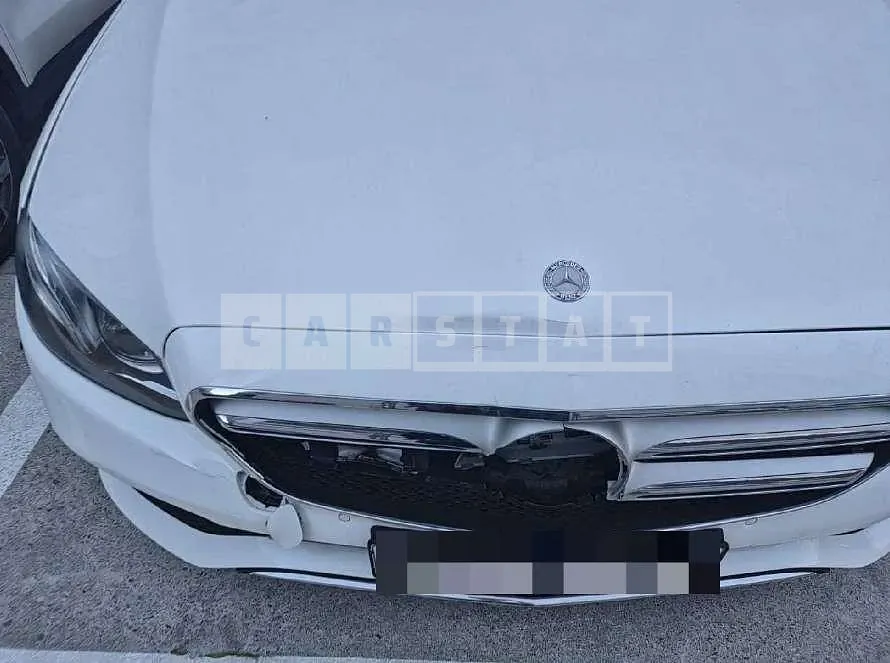 Photo 2 of 39: 2016 Mercedes-Benz E220 d — Korean insurance auction