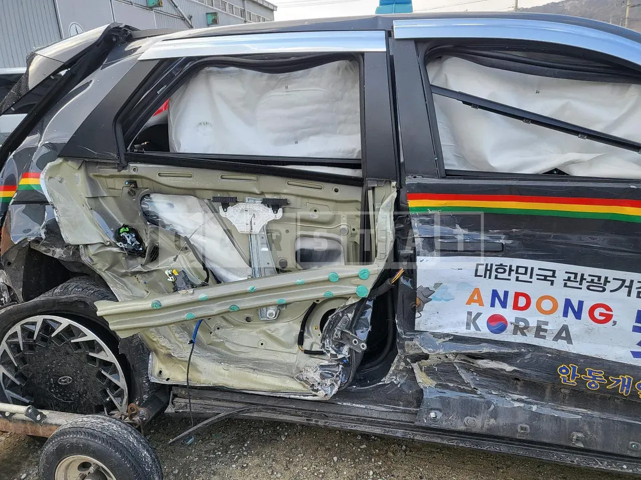 Photo 2 of 19: 2023 Hyundai IONIQ 5, VIN KMHKL81EFPU215024 — Korean insurance auction