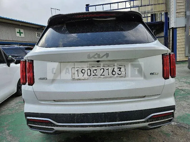 Photo 2 of 15: 2022 Kia Sorento, VIN KNARH81GDNA083779 — Korean insurance auction
