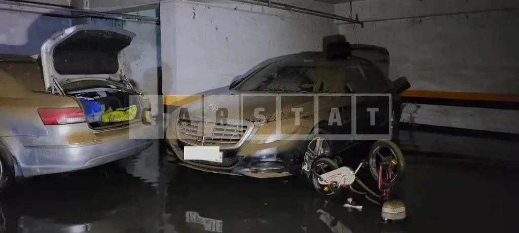 Photo 3 of 3: 2015 Mercedes-Benz S400 4Matic L, VIN WDDUG6HB9FA142863 — Korean insurance auction