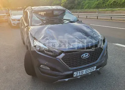 Photo 1 of 9: 2017 Hyundai Tucson, VIN KMHJ3815GHU254937 — Korean insurance auction