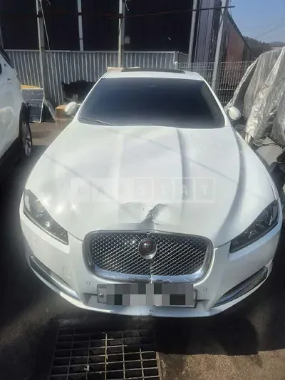 Photo 1 of 8: 2015 Jaguar XF 2.2 d — Korean insurance auction