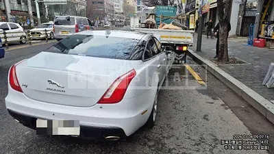 Photo 1 of 15: 2017 Jaguar XJ 3.0d — Korean insurance auction