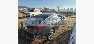 Photo 1 of 21: 2019 Kia K5 — Korean insurance auction