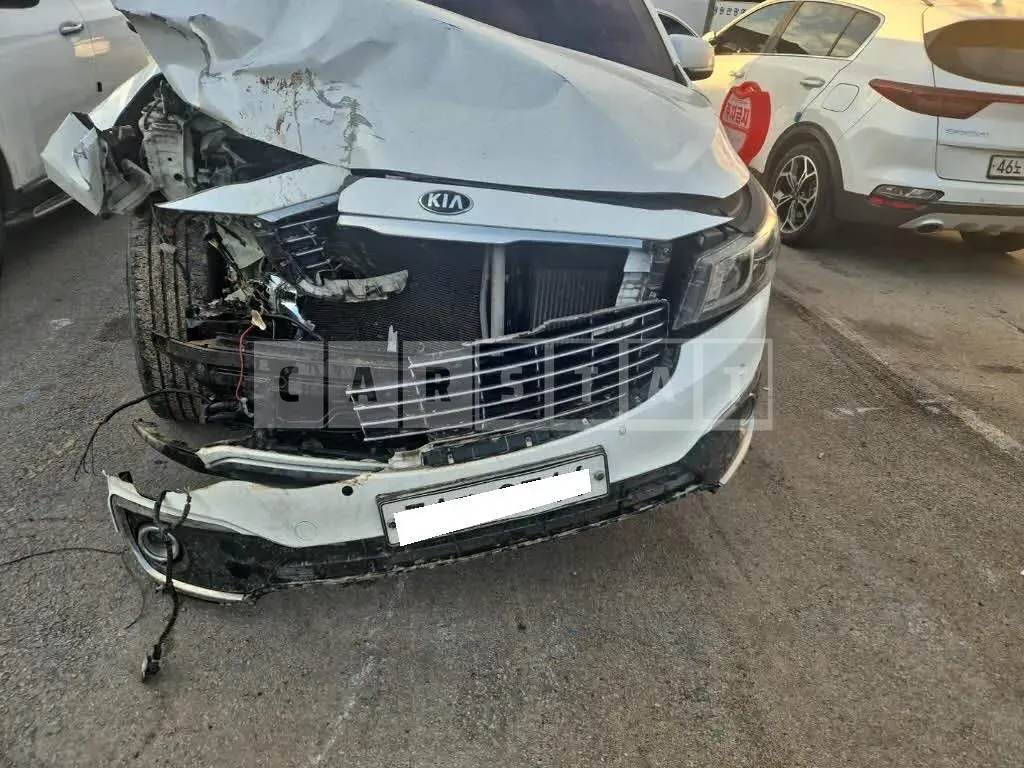 Photo 2 of 32: 2015 Kia Carnival, VIN KNAMC81ABGS164360 — Korean insurance auction