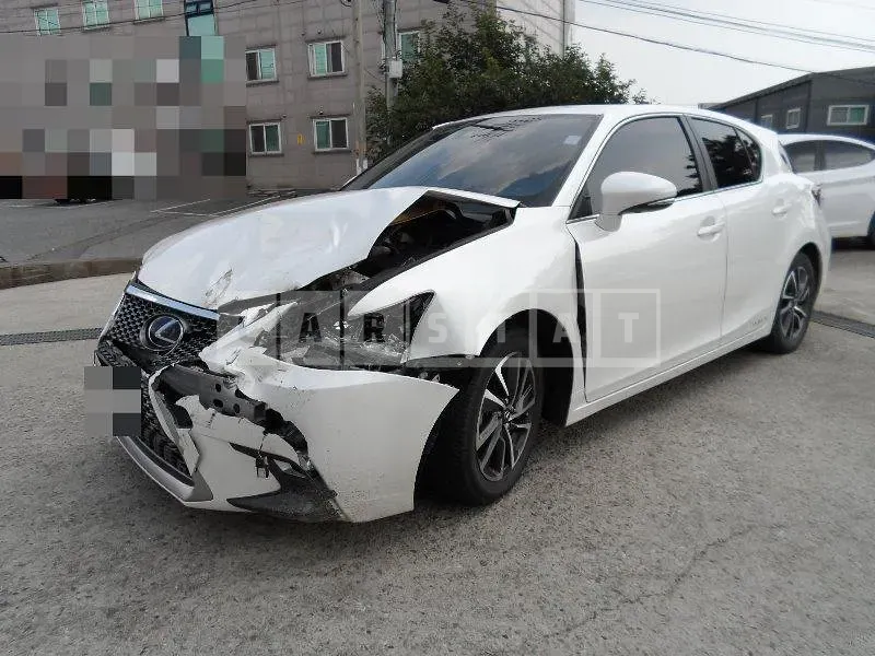 Photo 2 of 10: 2020 Lexus CT200h — Korean insurance auction