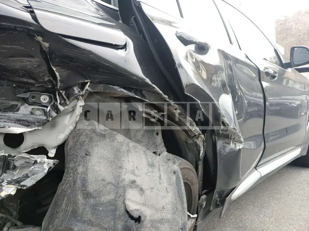 Photo 2 of 22: 2019 BMW X4 xDrive 20d, VIN WBAVJ1106KLF60579 — Korean insurance auction